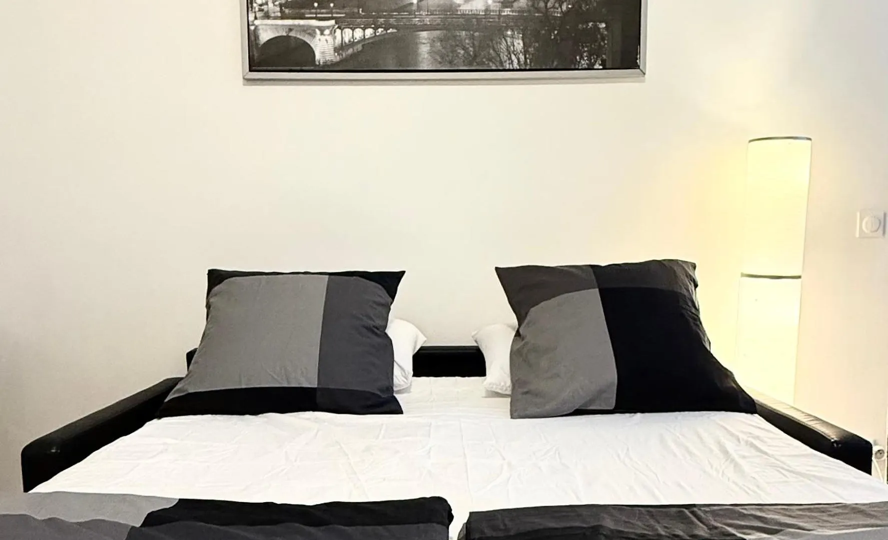 Family Champs Elysees Appartement パリ 0*,